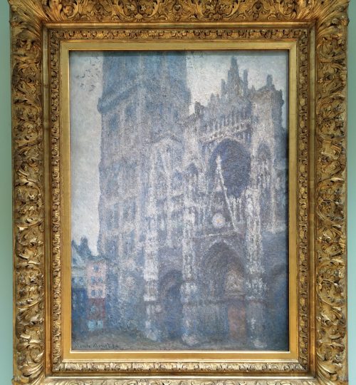 Natürlich befindet sich in der Sammlung auch ein Gemälde von Claude Monet, auf dem er die Kathedrale von Rouen gemalt hat. Von dieser Bilderserie gibt es insgesamt 33 Gemälde.