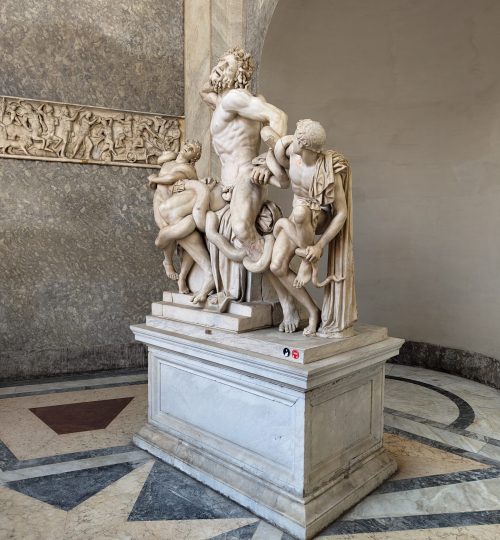 Ein weiteres Highlight der Ausstellung ist die sogenannte Laokoon-Gruppe. Eine Marmorstatue, die 1506 in Rom ausgegraben wurde nachdem sie führ mehrere Jahrhunderte verschollen war. Der Pabst kaufte sie daraufhin umgehend.