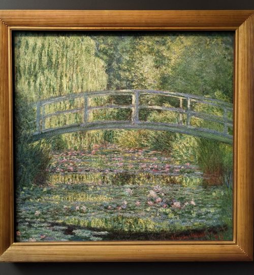 Als Beispiele der Gemälde im Musée d'Orsay habe ich zwei meiner absoluten Lieblinge ausgewählt: Monets Blick auf die Brücke in seinem Gartenhaus in Giverny.